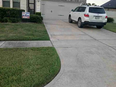 Lawn Care service in Stafford, 77477
