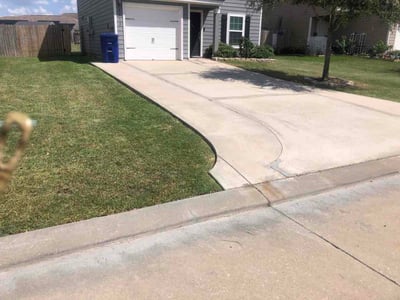 Lawn Care service in Winnie, 77665