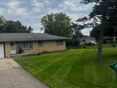 Lawn Care service in Ottawa, 61350