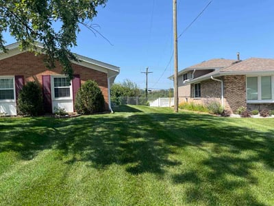 Lawn Care service in Orland Park, 60462