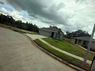Lawn Care service in Magnolia, 77355