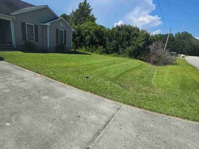 Lawn Care service in Supply, 28462