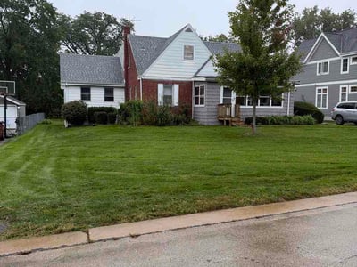 Lawn Care service in Elmhurst, 60126