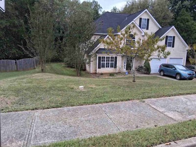 Lawn Care service in Ellenwood, 30294