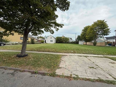 Lawn Care service in Cheektowanga, 14225