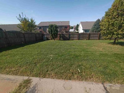 Lawn Care service in Granite City, 65401