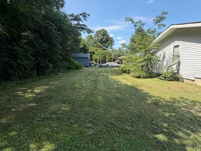 Lawn Care service in Owens Cross Roads, 35763