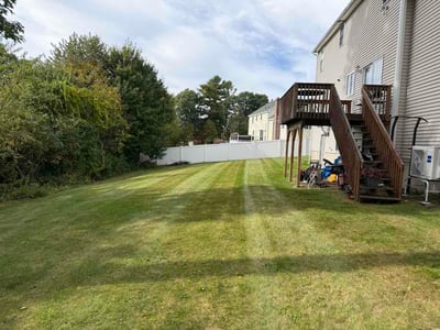 Lawn Care service in Holden, 01520