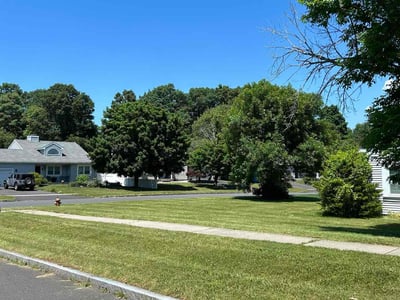 Lawn Care service in Manchester, 06040