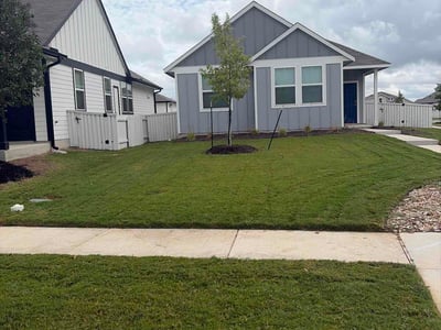 Lawn Care service in Del Valle, 78617