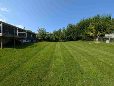 Lawn Care service in Marion, 52302