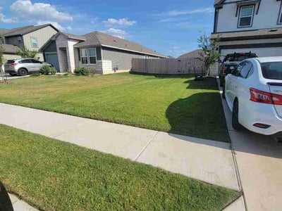 Lawn Care service in Cedar Creek, 78612