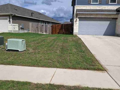 Lawn Care service in Buda, 78610