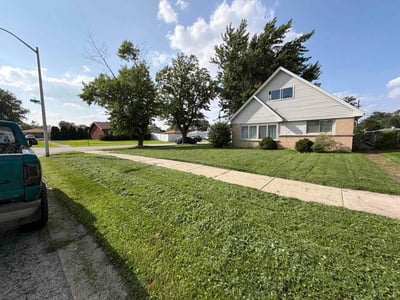 Lawn Care service in Montgomery, 60538