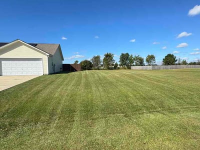 Lawn Care service in Colton, 92324