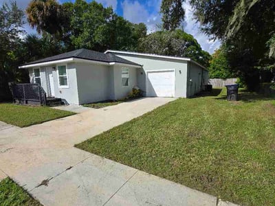 Lawn Care service in Titusville, 32796