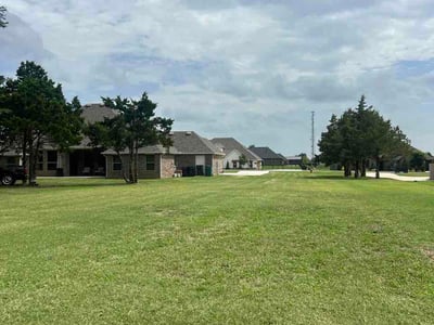 Lawn Care service in Mustang, 73064