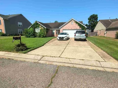 Lawn Care service in Hernando, 38632