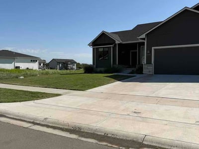 Lawn Care service in Bountiful, 84010