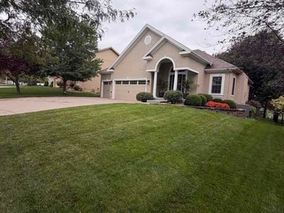 Lawn Care service in Parkville, 64152