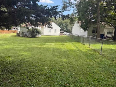 Lawn Care service in Parkville, 64152