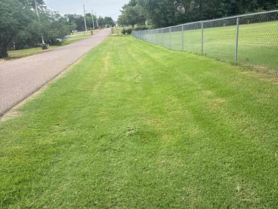 Lawn Care service in Nichols Hills, 73116