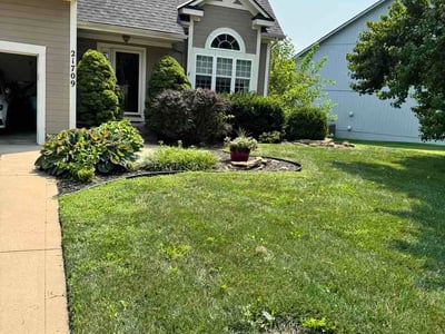 Lawn Care service in Shawnee, 66203
