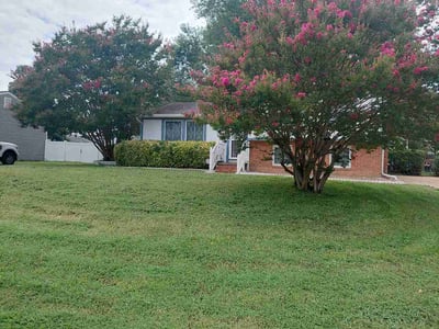 Lawn Care service in Woodford, 22580