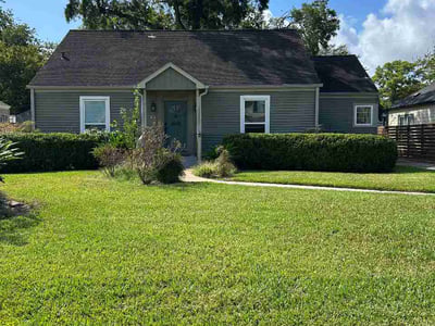 Lawn Care service in Winnie, 77665