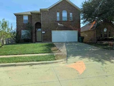 Lawn Care service in Crowley, 76036