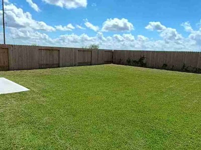 Lawn Care service in Deer Park, 77536