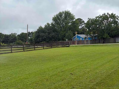 Lawn Care service in League City, 77573
