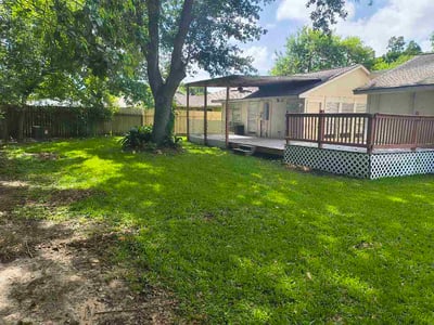 Lawn Care service in League City, 77573