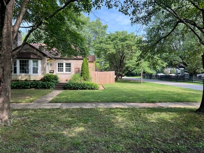 Lawn care service in Louisville, 40207
