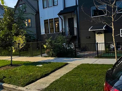 Lawn care service in Chicago, 60625