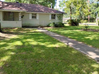Lawn care service in Baton Rouge, 70805