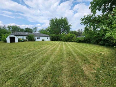 Lawn care service in Fort Wayne, 46815