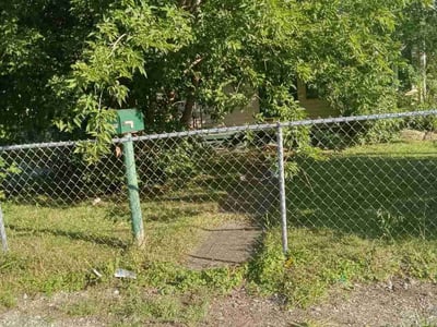 Lawn care service in , 