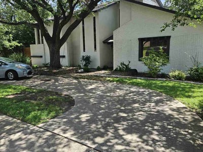 Lawn care service in Dallas, 75243