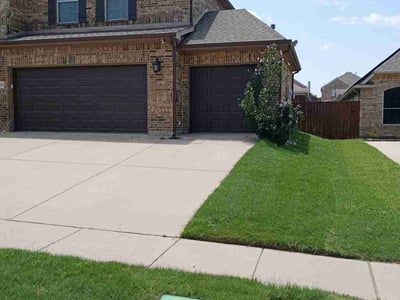 Lawn care service in Fort Worth, 76244