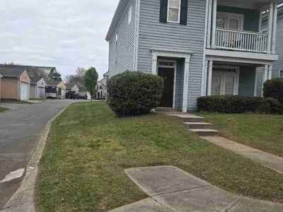 Lawn care service in Charlotte, 28213