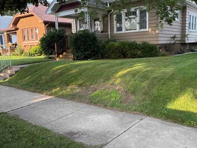 Lawn care service in Racine, 53403