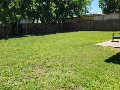 Lawn care service in Houston, 77083
