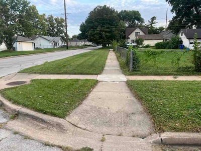 Lawn care service in Council Bluffs, 51501