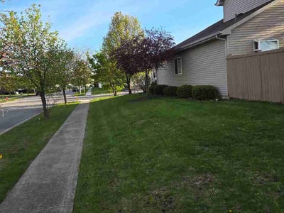 Lawn care service in Plainfield, 60586