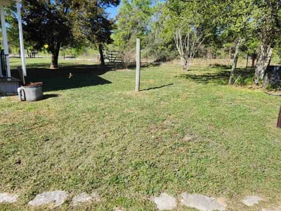 Lawn care service in Elgin, 78621