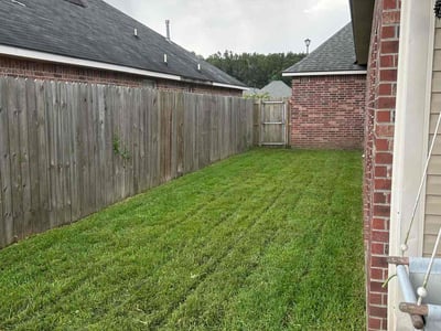 Lawn care service in Denham Springs, 70726