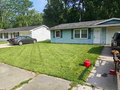 Lawn care service in Fort Wayne, 46809
