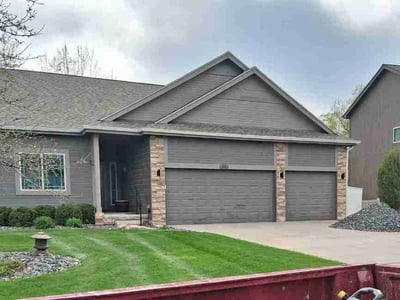 Lawn care service in Bellevue, 68123