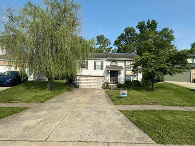 Lawn care service in Beckett Ridge, 45069